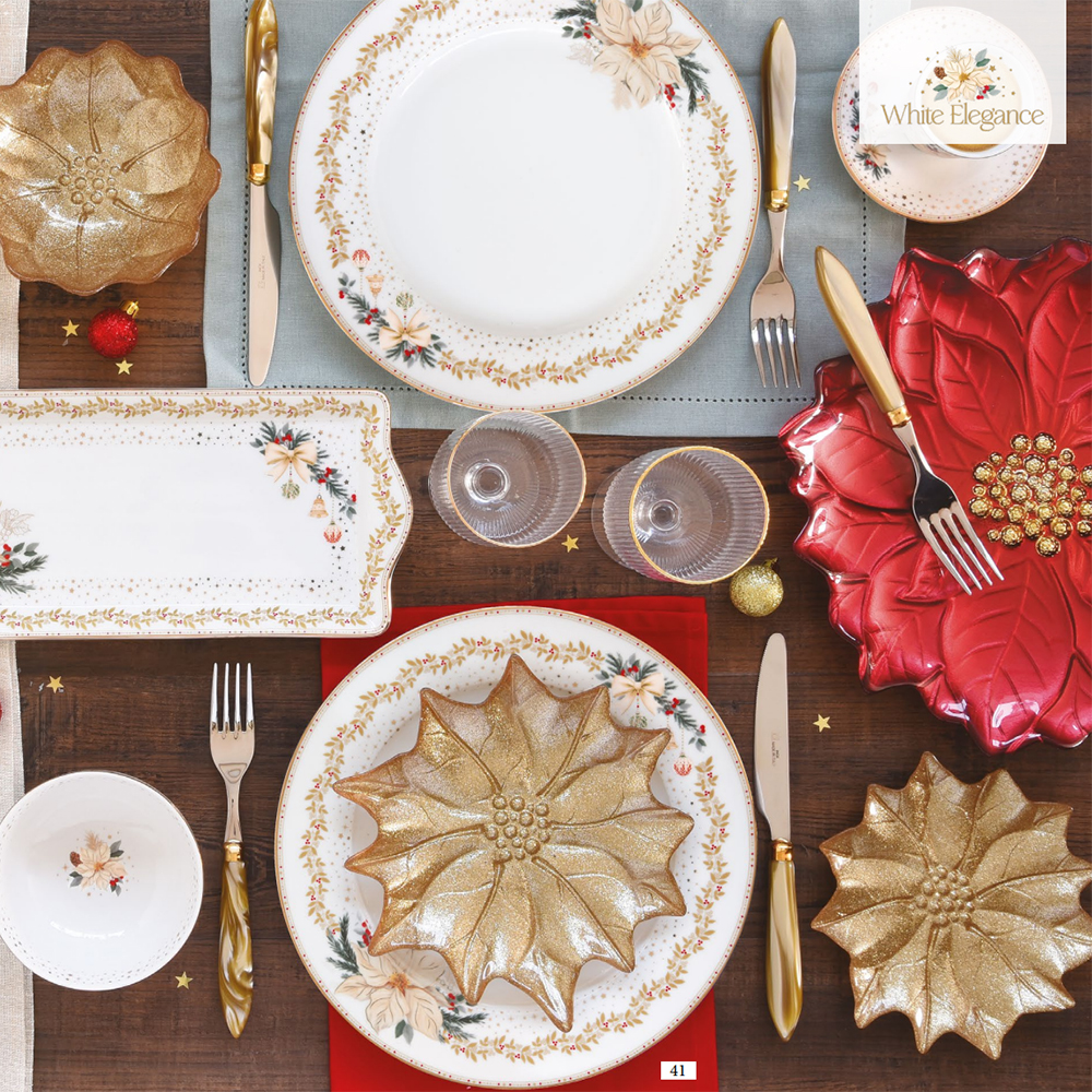 Świąteczna porcelana i zastawa na eleganckim stole